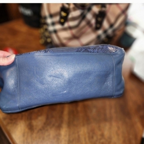 🍁🍂HTF RARE Tory Burch Blue & Night Sky Chevron Leather Suede Tote Italian - Picture 6 of 6